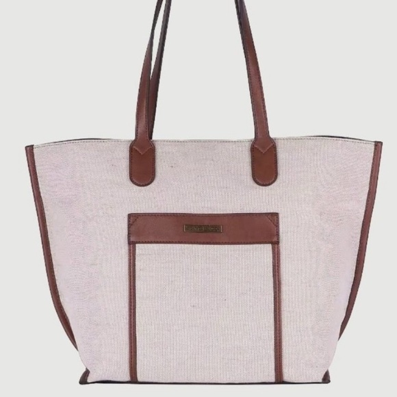 FRYE AND CO. Handbags - FRYE AND CO. CANVAS TOTE BAG (CREAM & BROWN)